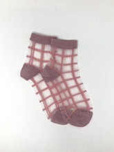 Load image into Gallery viewer, Sheer Windowpane Ankle Socks: Harvest
